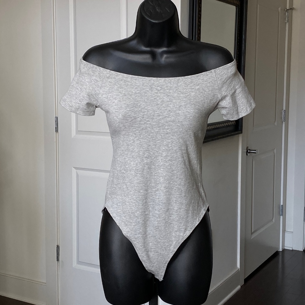 F21 Gray Off the Shoulder Bodysuit Size S